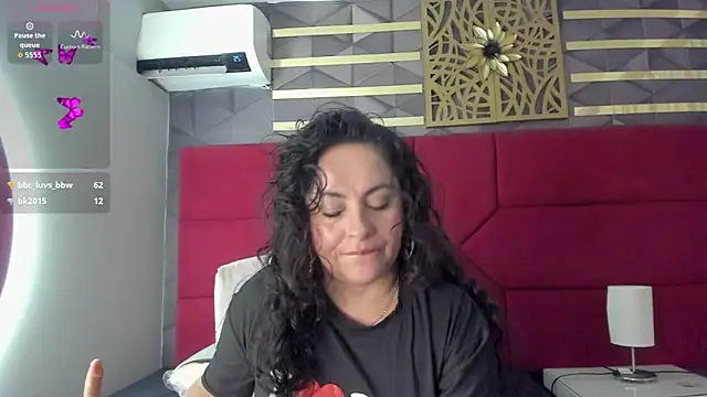 Chat XXX en directo de hanny_milf