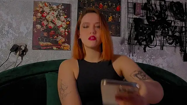 the_high_priestess' Live XXX Chat