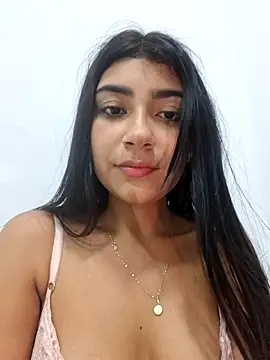 Chat XXX en directo de Sweed-virgin-pussy