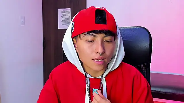 Im_Mathias Adlı Modelin Canlı XXX Sohbeti