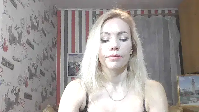 Amoretta Adlı Modelin Canlı XXX Sohbeti