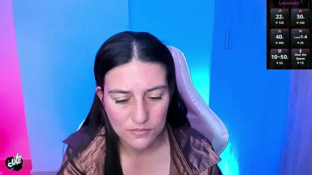 Saskyaa's Live XXX Chat