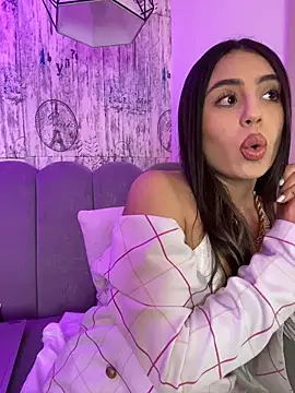 AbyThompson Adlı Modelin Canlı XXX Sohbeti