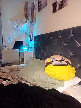 LucyMiax 即時 XXX 聊天