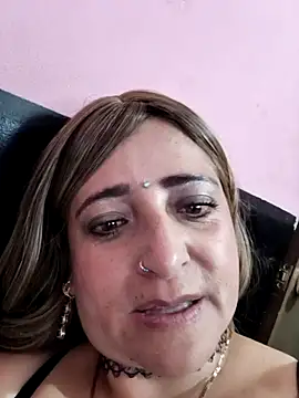 AlexadraJones3453 élő XXX-chatje