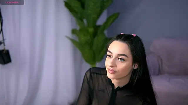 ElaraVixen 即時 XXX 聊天