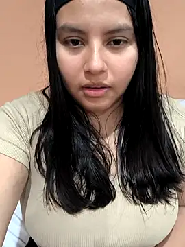 Hinae_n Live XXX chat