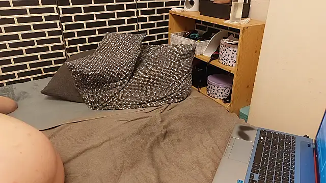 Spatgirl's Live XXX Chat