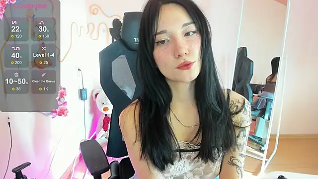 AliceeinWonderlanddd 现场XXX聊天