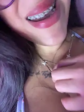 Chat +18 de Lalitha_ ao vivo