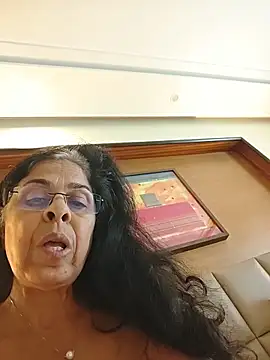 NakedMILFx's Live XXX Chat