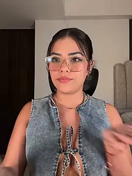 Živý XXX chat Sara-Evans