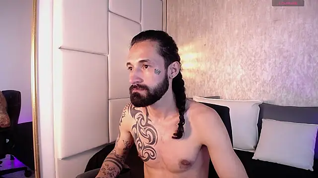 Hisoka_011 Live XXX Chat