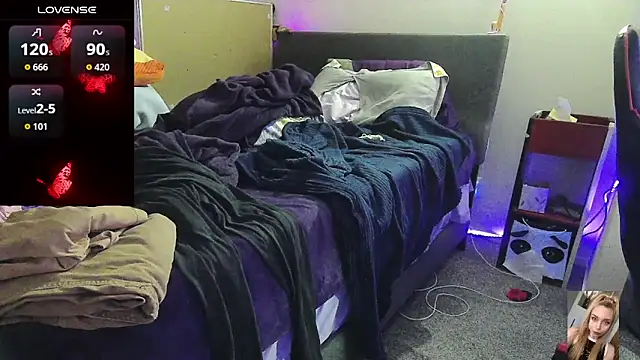 Chat XXX en directo de Blondiewithanass