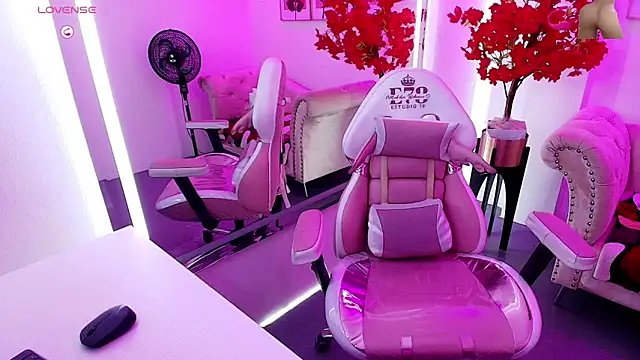 Živý XXX chat Emily_milleer