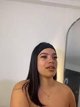 JuanitaMore01 Adlı Modelin Canlı XXX Sohbeti