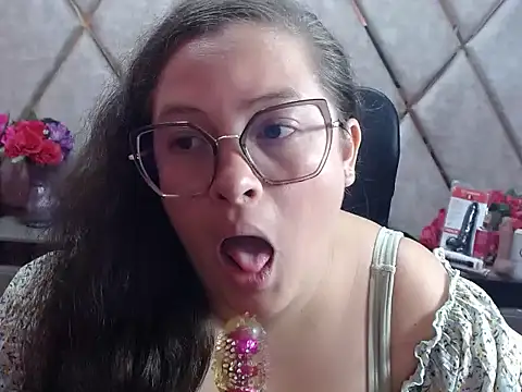 دردشة Sarah_Boobs_ الجنسية المباشرة