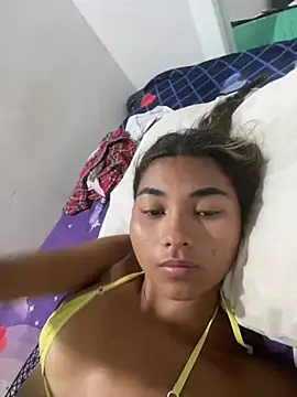 Show modela GeorgiandCoi na web-kameri