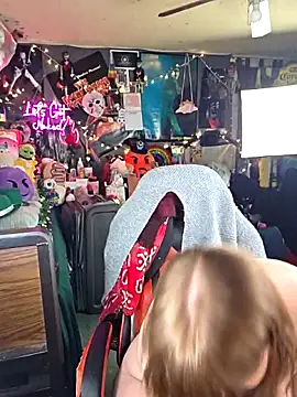 XXX chat uživo modela VelvetDiablo