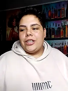 Hailey_Curvy élő XXX-chatje