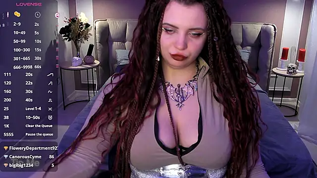 Miss_Maya_Mils élő XXX-chatje