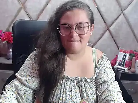 Sarah_Boobs_ 即時 XXX 聊天