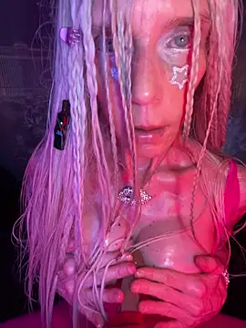 1NikiVegas webkamerás műsora