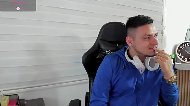 Rick_Adams Adlı Modelin Canlı XXX Sohbeti