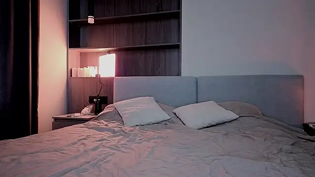 RileyMee: απευθείας συνομιλία ΧΧΧ