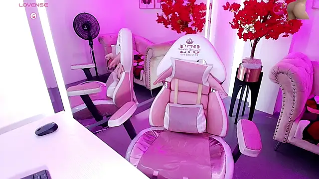 XXX chat uživo modela Emily_milleer