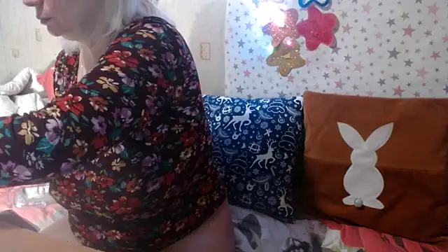 Онлайн чат XXX QueenLana