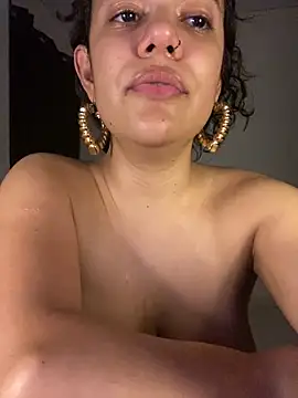 Pertunjukan Kamera Web demonaughtyyy