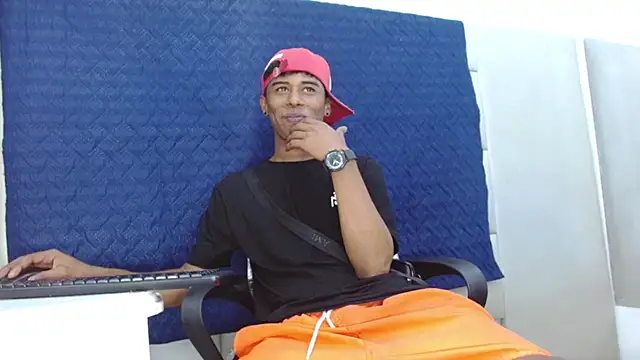 แชท XXX สดของ TonnyMarck