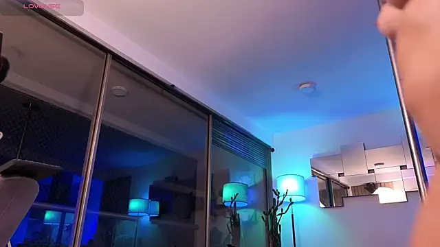 mandi4pole_のライブXXXチャット