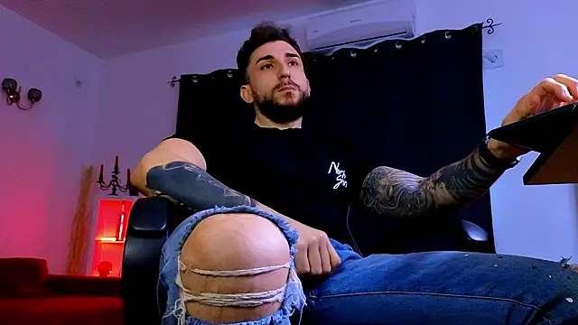 MightyAaron66 Live XXX-Chat