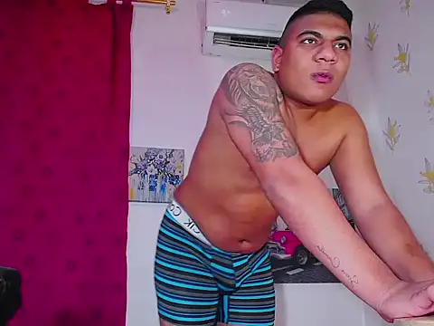 BradKamil Live XXX-chat