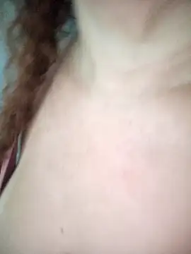 Chat +18 de SOLTEIRASIGILO ao vivo