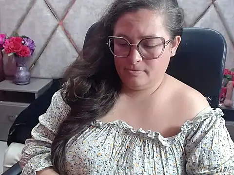 Sarah_Boobs_ élő XXX-chatje