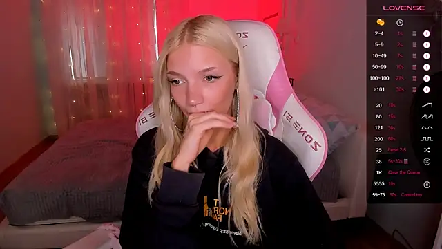 แชท XXX สดของ AnyaTaylor_