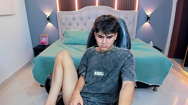 Tommy18__'s Live XXX Chat