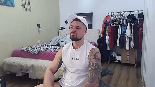 Tiberius_hunk Adlı Modelin Canlı XXX Sohbeti