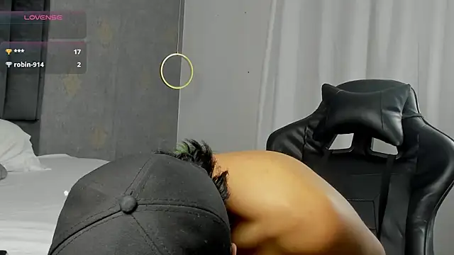 Alejandroo_Montenegro 网络视讯表演