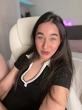 julieta_jhonss' Live XXX Chat