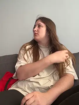 Strawberryyyyik 现场XXX聊天