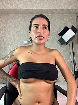 genesissaraのライブXXXチャット