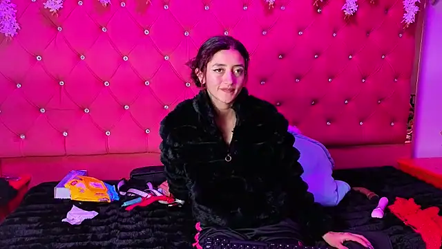 _Maleja_19_: онлайн-секс-чат