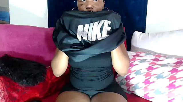 BUNNYCHOWX28 Chat XXX in diretta