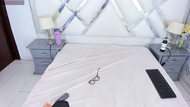 yaragarcia's Live XXX Chat