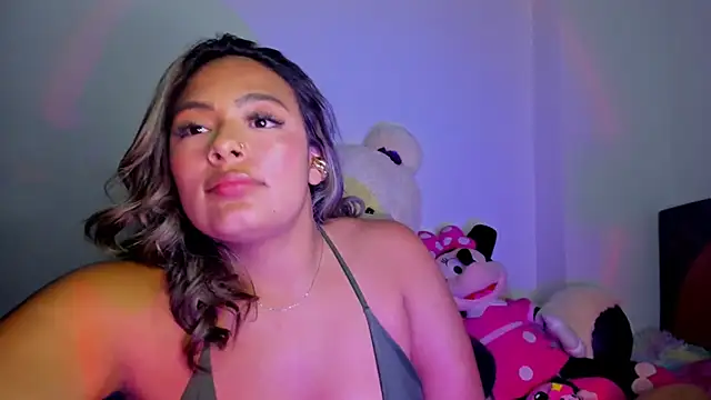 Kylievoos: онлайн-секс-чат