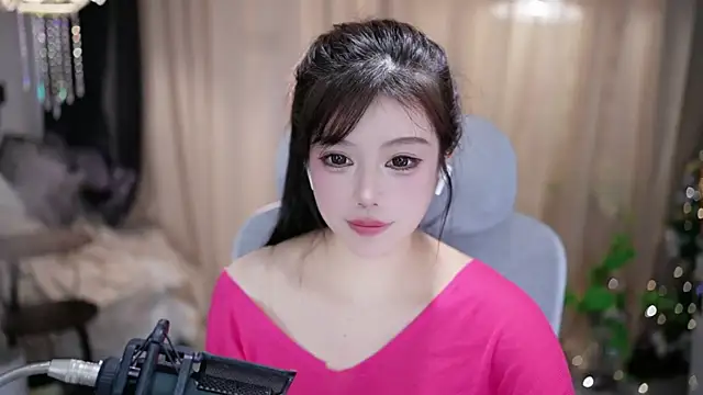 CecilyのライブXXXチャット